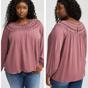 NWT Torrid Rayon Twill Crochet Yoke Blouson Sleeve Top Size 1/1x